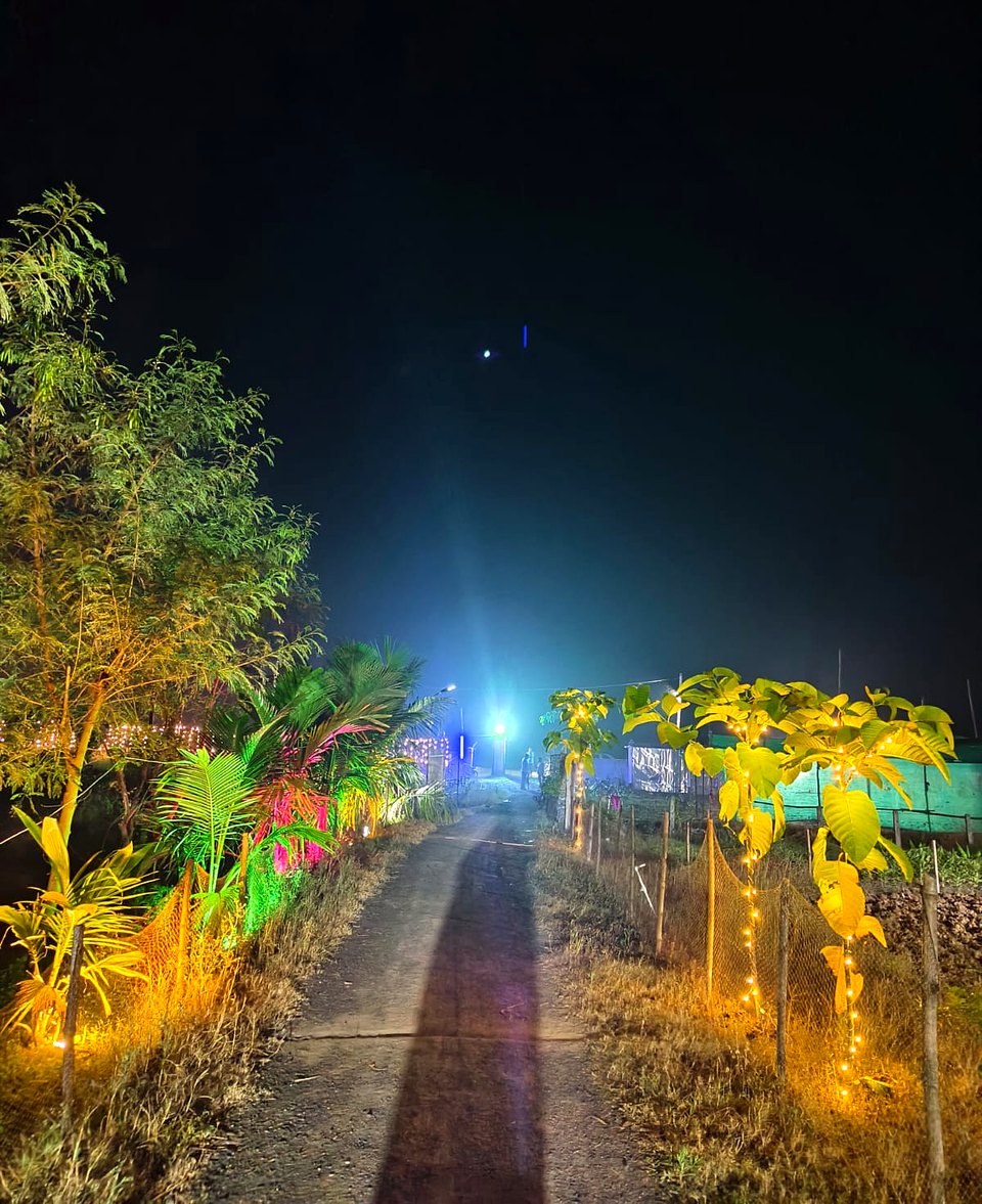 আশ্রমে রাতের পথ